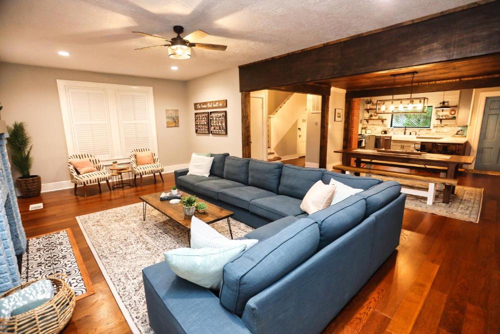 Historic Home Family Friendly Close to Seawall